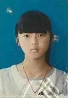 杨超越在嘉兴一个镇上做过袜厂女工,这收入和现在简直是天壤之别